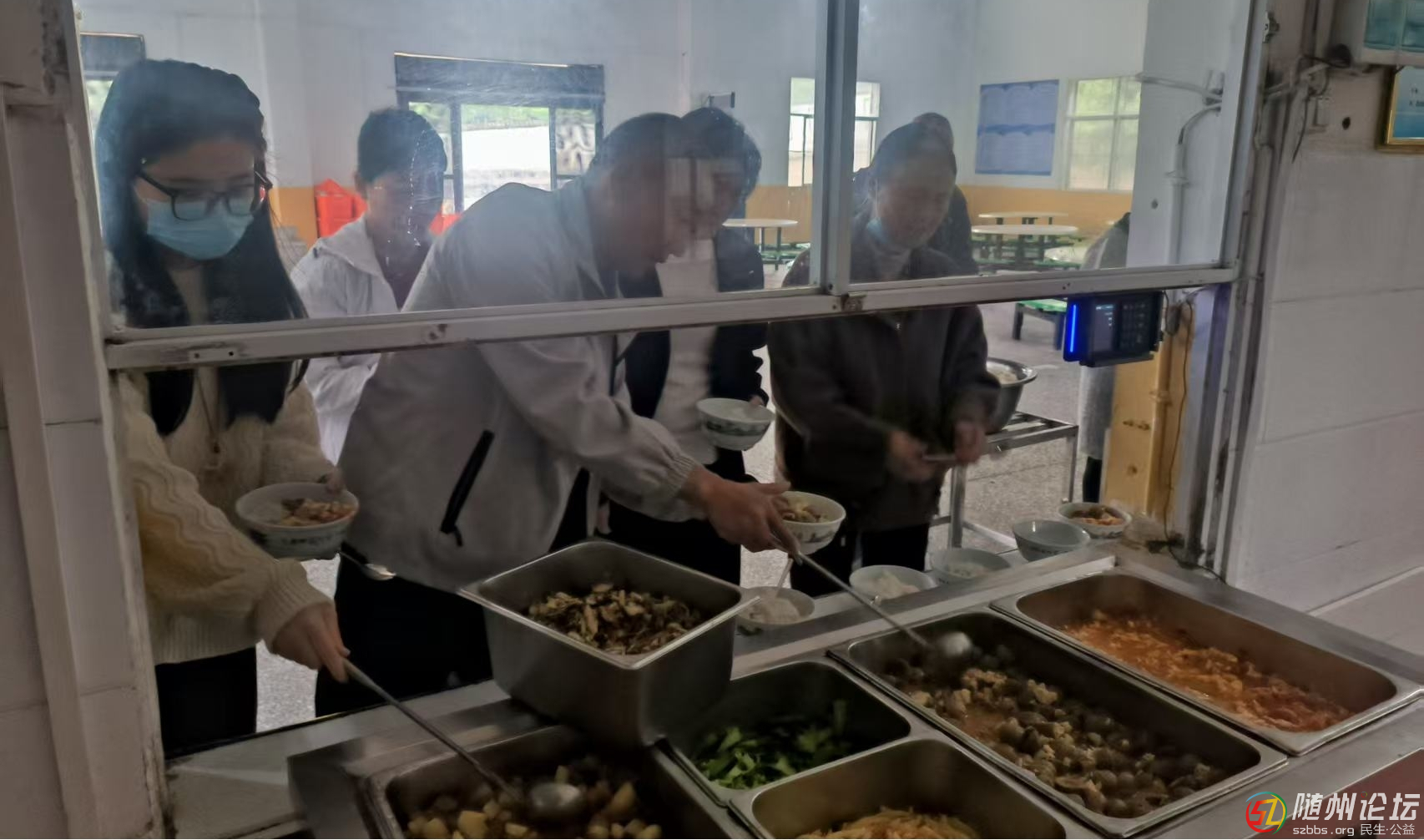 陽光食堂守初心 家校攜手護(hù)食安——隨縣萬和鎮(zhèn)義陽小學(xué)四月食堂開放日活動(dòng)圓滿舉行